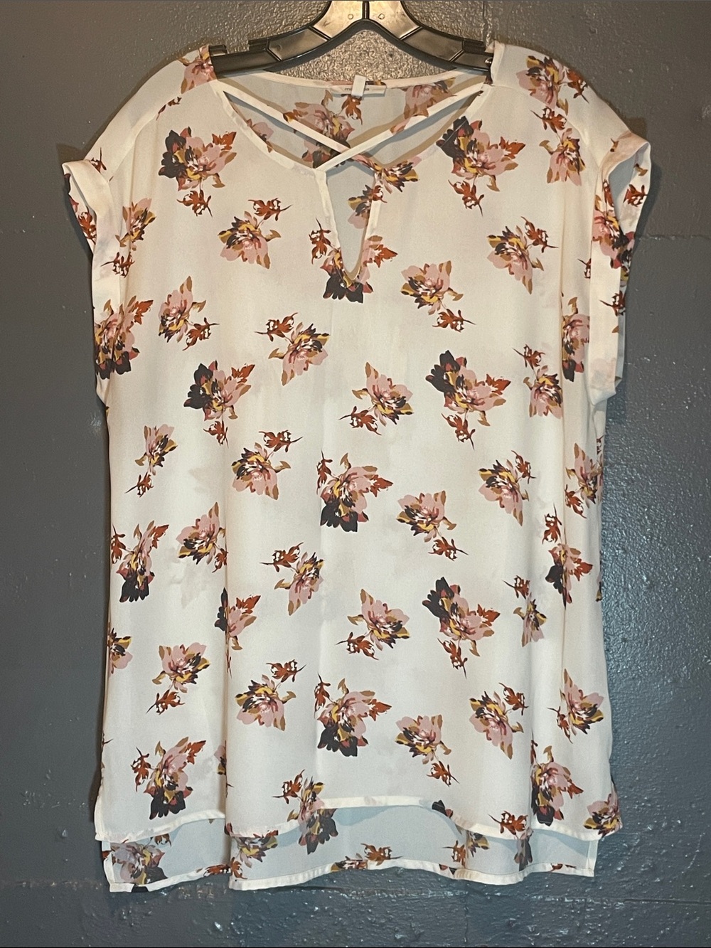 Maurices Cream Floral Crisscross V-Neck Blouse - Picture 1 of 8